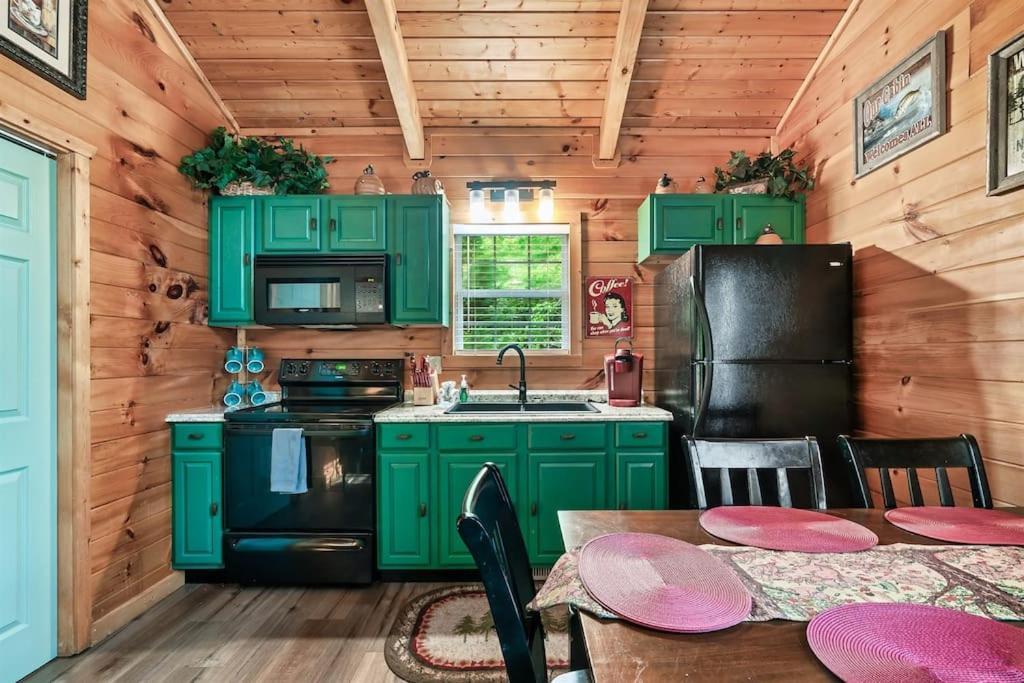 A Top Notch Lodge~Gatlinburg Exterior foto
